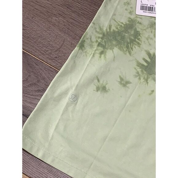 NWT Lululemon The Fundamental T Shirt - Picture 5 of 5